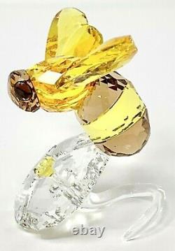 2017 SCS Swarovski 5244639 Event Piece Bumblebee on Wild Flower Crystal Figurine