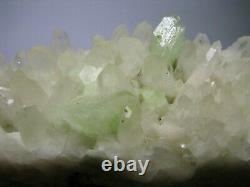 AUGELITE FINE GREEN CRYSTALS scattered on QUARTZS from PERÚ. BEAUTIFUL PIECE