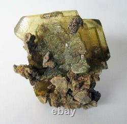 BARYTE GOLDEN PHANTOM CRYSTALS and MATRIX from PERÚ. GORGEOUS PIECE