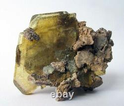 BARYTE GOLDEN PHANTOM CRYSTALS and MATRIX from PERÚ. GORGEOUS PIECE