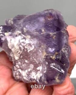 FLUORITE PURPLE SINGLE BIG CRYSTAL, FLOATING PIECE from PERÚ. AMAZING COLOR