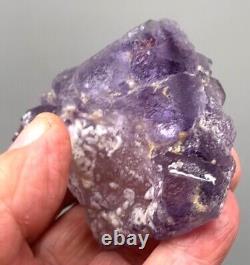 FLUORITE PURPLE SINGLE BIG CRYSTAL, FLOATING PIECE from PERÚ. AMAZING COLOR