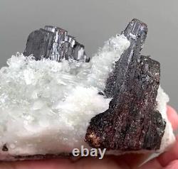 HUEBNERITE BRILLIANT CRYSTALS and FINE NEEDLE QUARTZS from PERÚ. MASTER PIECE