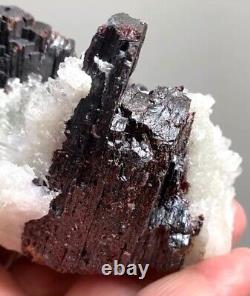 HUEBNERITE BRILLIANT CRYSTALS and FINE NEEDLE QUARTZS from PERÚ. MASTER PIECE