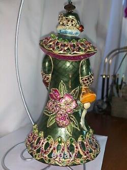 Jay Strongwater Santa, in Green with lots of Crystals, Very Showy piece, artisti