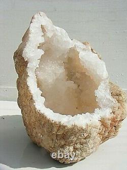 Natural Geode Crystal Cave 4.5kg Stunning Piece