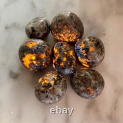 Natural Yooperlite Tumbled Stones UV Reactive Fluorescent sodalite Crystal Gift