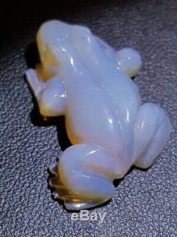 Opal Frog Carving. 18.5 cts natural australian lightning ridge. Large piece