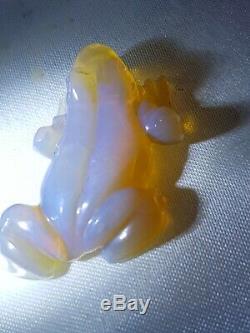 Opal Frog Carving. 18.5 cts natural australian lightning ridge. Large piece