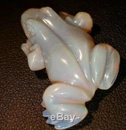 Opal Frog Carving. 18.5 cts natural australian lightning ridge. Large piece