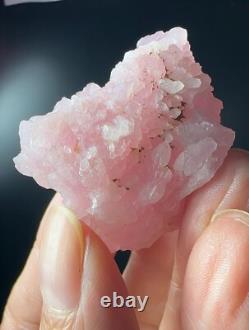 Pink quartz cluster, very nice color, all terminated piece