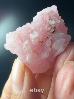 Pink quartz cluster, very nice color, all terminated piece