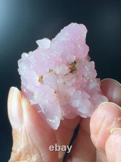 Pink quartz cluster, very nice color, all terminated piece