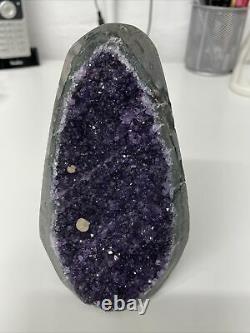 STUNNING AMETHYST CLUSTER STANDING PIECE. 1.1kg OF PURE BEAUTY 14cm TALL X 9CM 2