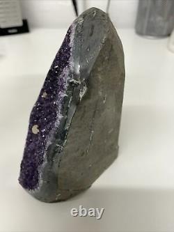 STUNNING AMETHYST CLUSTER STANDING PIECE. 1.1kg OF PURE BEAUTY 14cm TALL X 9CM 2