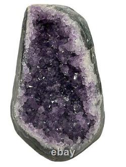 STUNNING AMETHYST CLUSTER STANDING PIECE. 1.3kg OF PURE BEAUTY 11cm TALL X 9CM 1