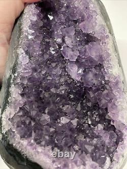 STUNNING AMETHYST CLUSTER STANDING PIECE. 1.3kg OF PURE BEAUTY 11cm TALL X 9CM 1