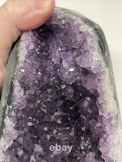 STUNNING AMETHYST CLUSTER STANDING PIECE. 1.3kg OF PURE BEAUTY 11cm TALL X 9CM 1