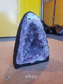 Stunning Amethyst Geode Cathedral Church 4.1KG? BRAND NEW LARGE PIECES IN