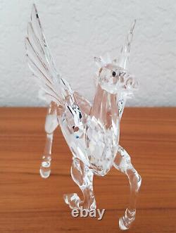 Swarovksi Crystal Pegasus 1998 Members Piece MIB