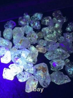Terminated Normal Size Fluorescent Petroleum Quartz Top Quartz pieces