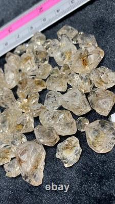 Terminated Normal Size Fluorescent Petroleum Quartz Top Quartz pieces