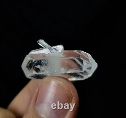 Top quality Quartz clusters with Faden structures. 158 grams and 40 Pieces