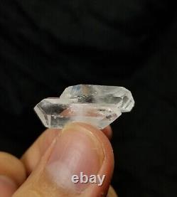 Top quality Quartz clusters with Faden structures. 158 grams and 40 Pieces