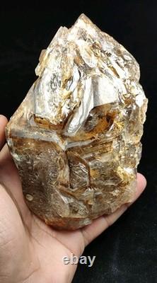 Window Quartz large piece from Pakistan. 1125 gm