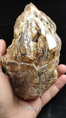 Window Quartz large piece from Pakistan. 1125 gm