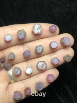 100 CRT (20 Gram) 21 Pièce / Beau Cristal de Rubis Naturel Terminé