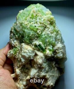 1500 Gram Gros morceau Beau spécimen de cristal de tourmaline naturelle en provenance d'Afghanistan