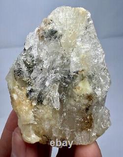 173 GM Belle pièce de cristal de scapolite wernerite fluorescente @ Badakhshan, AFG