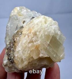 173 GM Belle pièce de cristal de scapolite wernerite fluorescente @ Badakhshan, AFG