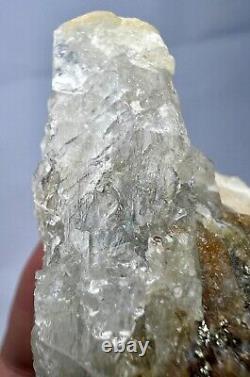 173 GM Belle pièce de cristal de scapolite wernerite fluorescente @ Badakhshan, AFG
