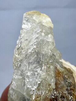 173 GM Belle pièce de cristal de scapolite wernerite fluorescente @ Badakhshan, AFG