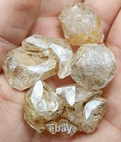 1,4 kg magnifique cluster de quartz avec inclusion d'argile ##80 pièces