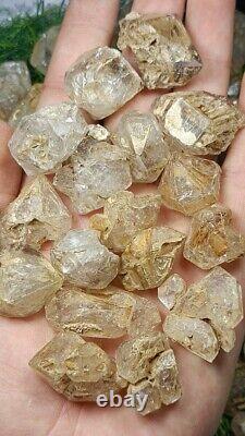 1,4 kg magnifique cluster de quartz avec inclusion d'argile ##80 pièces