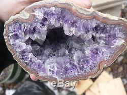 1 Amethyst Geode Highley Polished Dark Crystal Une Pièce De Collection