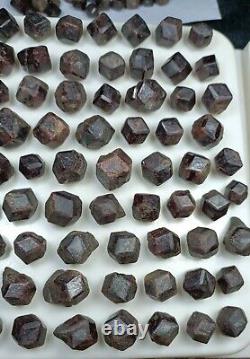 1kg Grenat Spessartine avec des cristaux terminés magnifiquement, lot de 400 pièces - Pakistan
