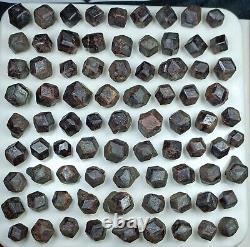 1kg de Grenat Spessartine en cristaux bien terminés, lot de 400 pièces - Pakistan