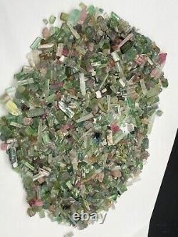 239 grammes de magnifiques morceaux de cristal de tourmaline naturelle en provenance d'Afghanistan