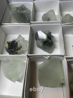 29 Pièce Fluorite Verte Xiang Hualing Mineral Specimen Lot De Gros Hunan Prov