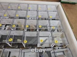 54 pièces Échantillon Minéral en Gros Plat