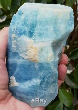 650gm Haut Bluish Aquamarine Couleur Cristal Rugueux Piece @ Pakistan