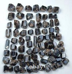 75 beaux cristaux de tourmaline dravite d'Afghanistan