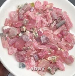 90 grammes de magnifiques morceaux de cristaux de tourmaline rose en provenance d'Afghanistan.