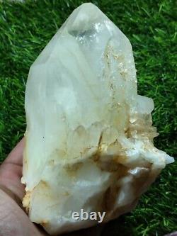 Agrégat de cristaux de quartz gros morceau du Pakistan. 896 grammes