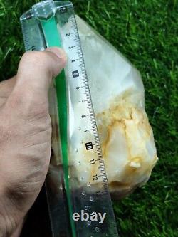 Agrégat de cristaux de quartz gros morceau du Pakistan. 896 grammes