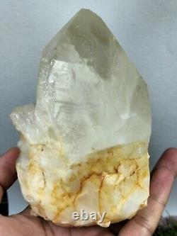Agrégat de cristaux de quartz gros morceau du Pakistan. 896 grammes